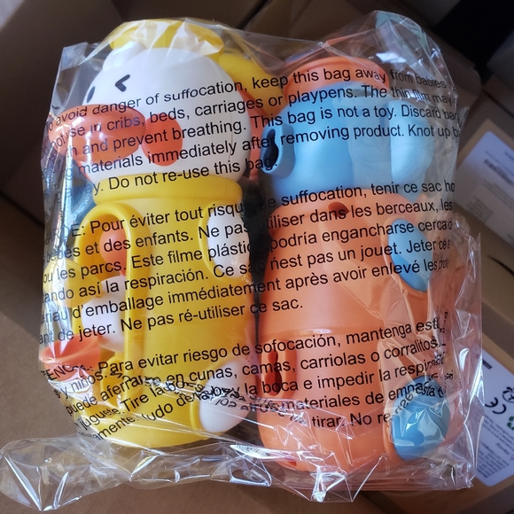 Bathtub Toys Duck & Elephant with Suction Cups + 2 Water Guns- 4 pack - Picture 12 of 14